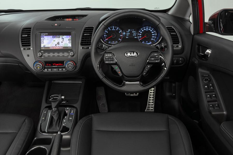  Kia Cerato Hatchback 2016 года  (AU) (фото 16 из 20)
